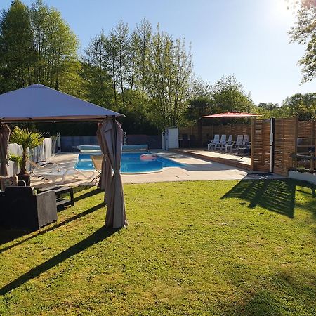 Luxury Safari Tents At Moulin Du Pommier Glamping & Camping Saulgond Exterior photo