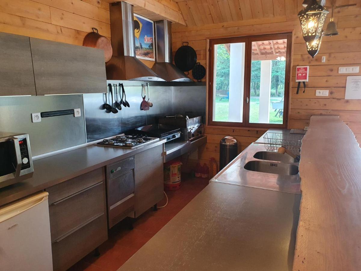 Luxury Safari Tents At Moulin Du Pommier Glamping & Camping Saulgond Exterior photo