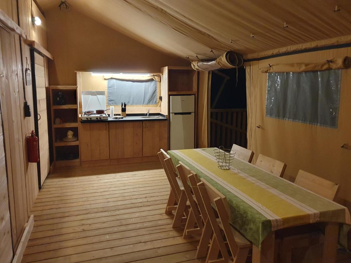 Luxury Safari Tents At Moulin Du Pommier Glamping & Camping Saulgond Exterior photo