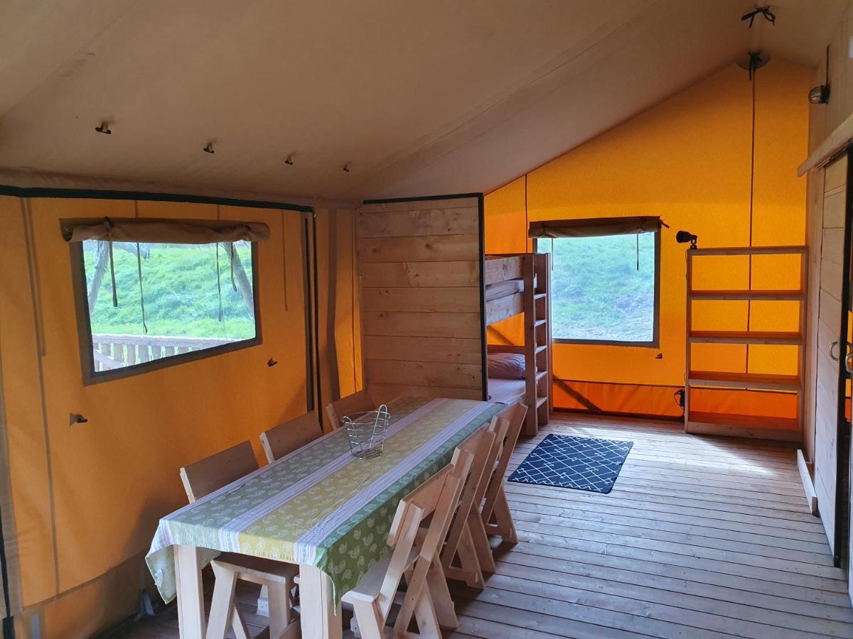 Luxury Safari Tents At Moulin Du Pommier Glamping & Camping Saulgond Exterior photo