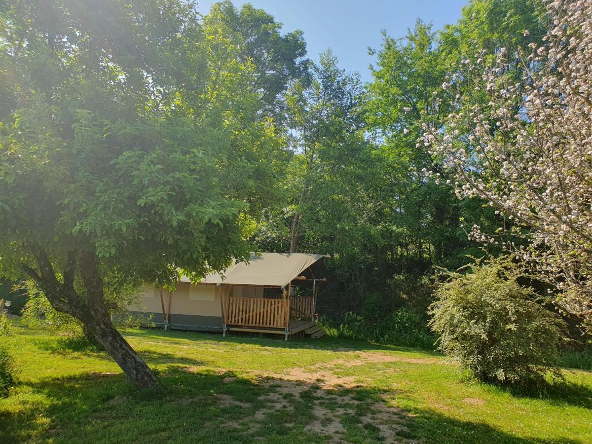 Luxury Safari Tents At Moulin Du Pommier Glamping & Camping Saulgond Exterior photo